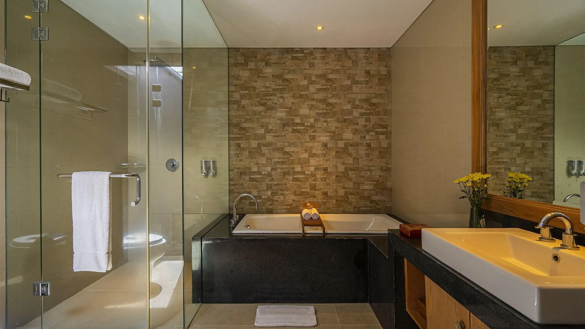 Lasanti Villas And Spa Seminyak  Hotel